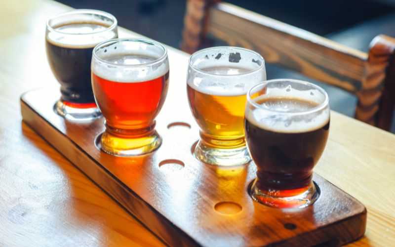 Descubre la magia de la cerveza artesanal: historia, estilos y dónde comprar