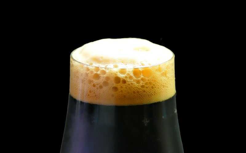 Los secretos de la cerveza negra: sabores y aromas que debes descubrir